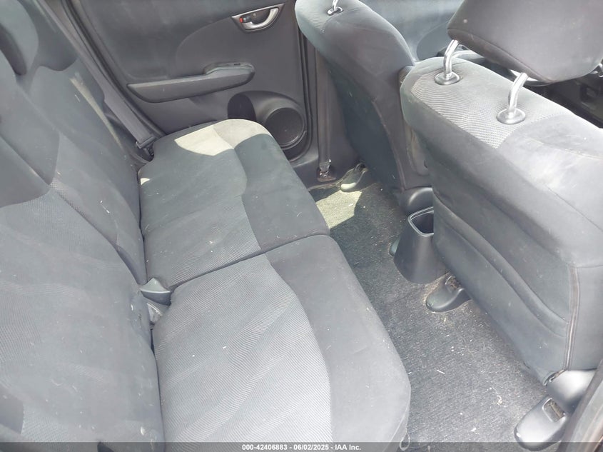 2010 HONDA FIT VIN: JHMGE8G40AC013031