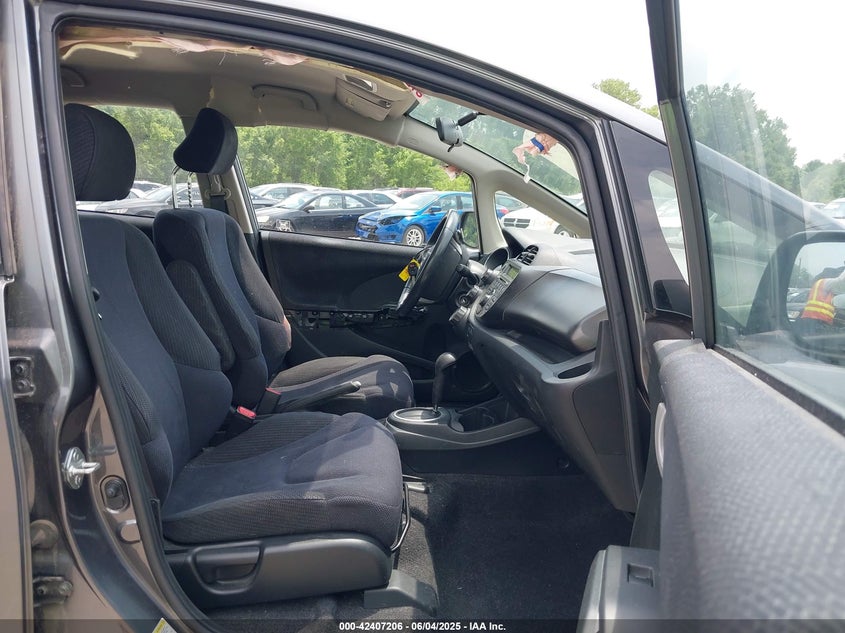 2012 HONDA FIT VIN: JHMGE8H51CC013386