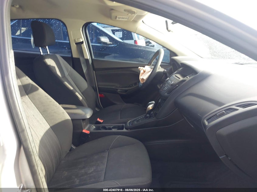 2016 FORD FOCUS SE - 1FADP3F20GL395187