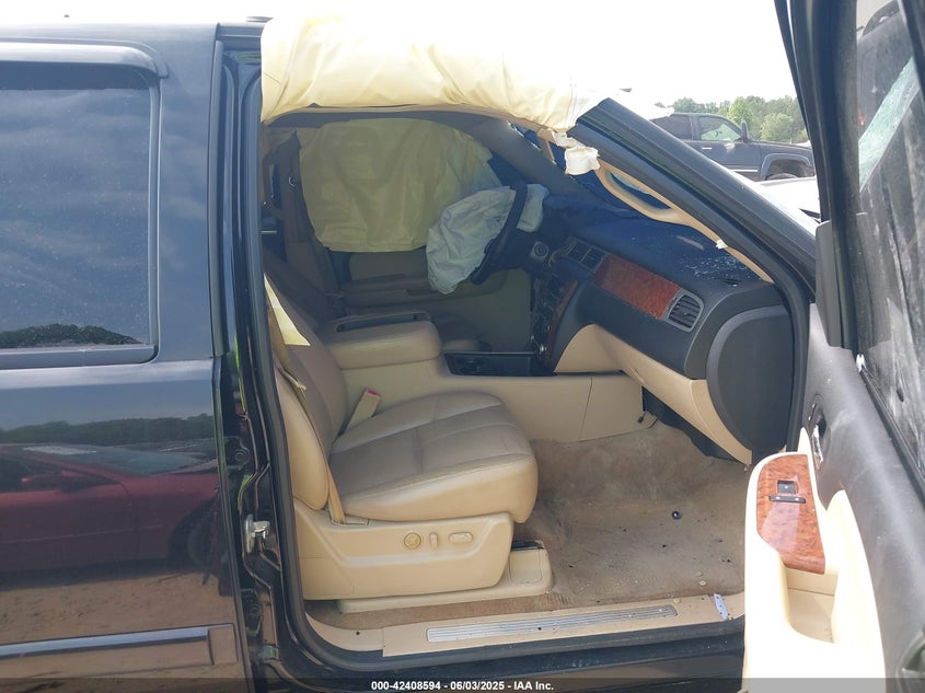 2008 CHEVROLET TAHOE VIN: 1GNFK130X8R137676