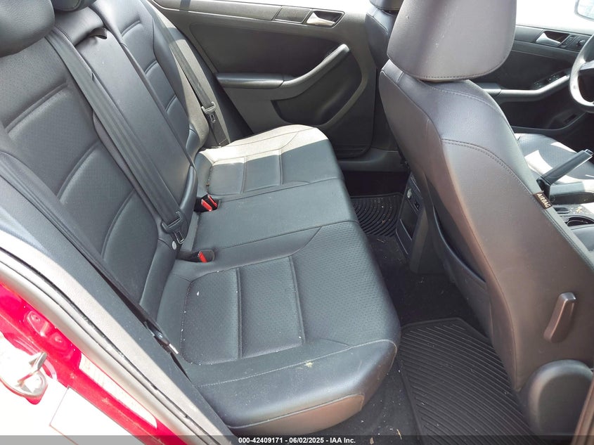 2014 VOLKSWAGEN JETTA 1.8T SE - 3VWD17AJ2EM227724