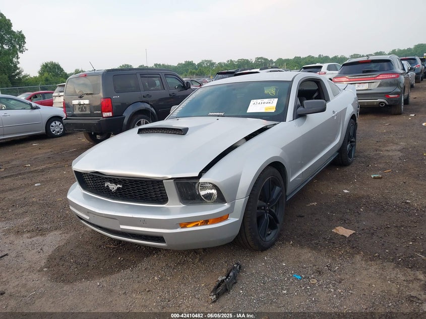 2008 FORD MUSTANG VIN: 1ZVHT80N685158231