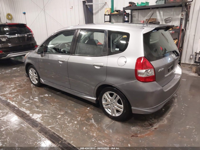 2007 HONDA FIT VIN: JHMGD37677S024047