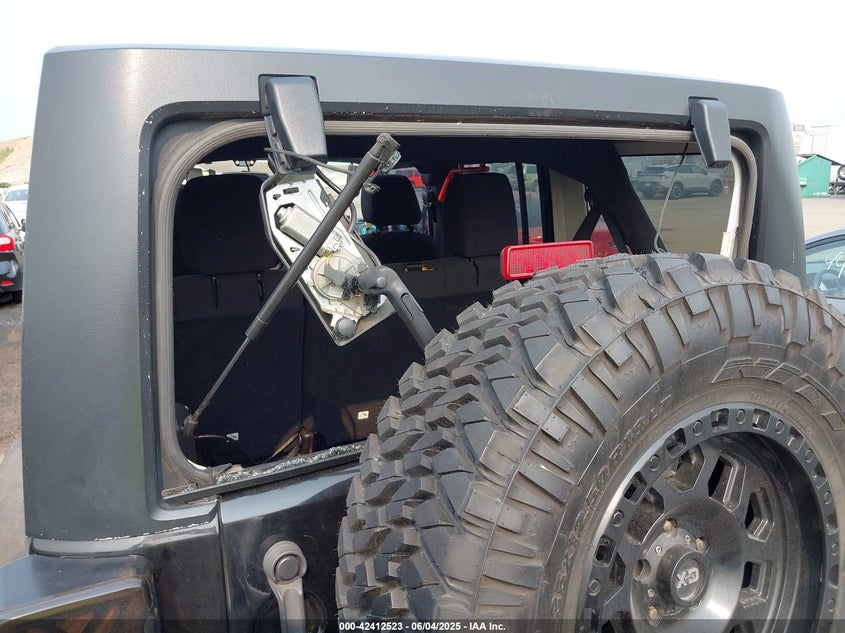 2015 JEEP WRANGLER UNLIMITED SPORT - 1C4BJWDG1FL519307