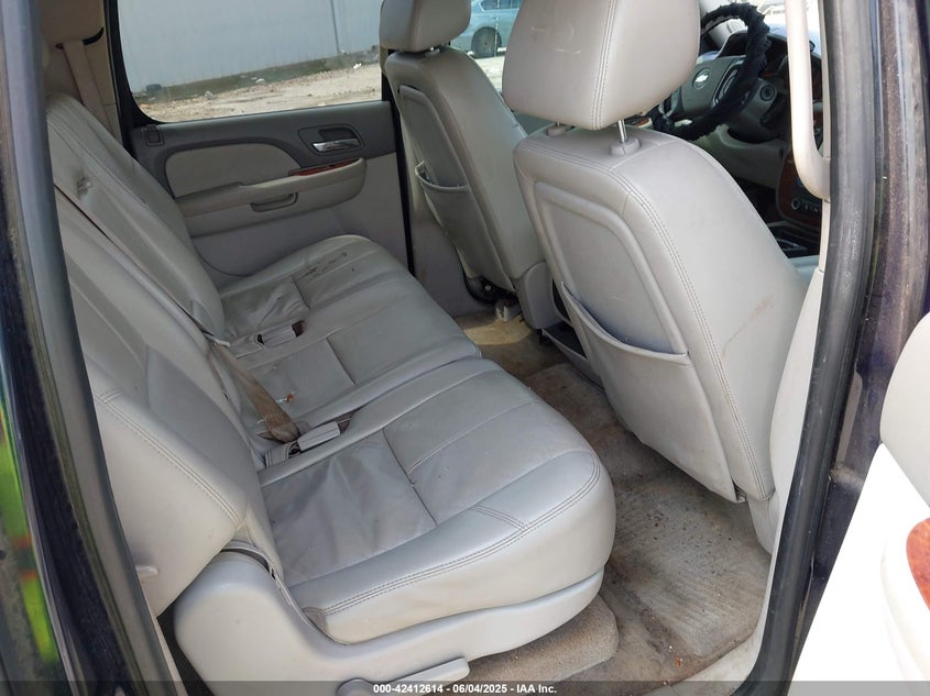 2009 CHEVROLET SUBURBAN VIN: 1GNFC260X9R257882