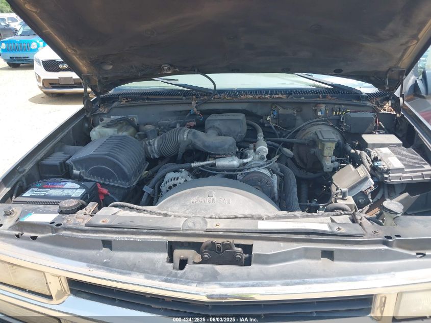 1999 Chevrolet Suburban 1500 VIN: GFNK16RXXJ446801 Lot: 42412825