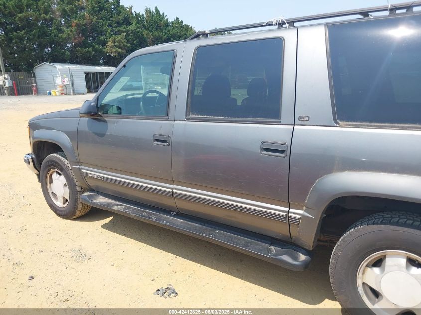 1999 Chevrolet Suburban 1500 VIN: GFNK16RXXJ446801 Lot: 42412825