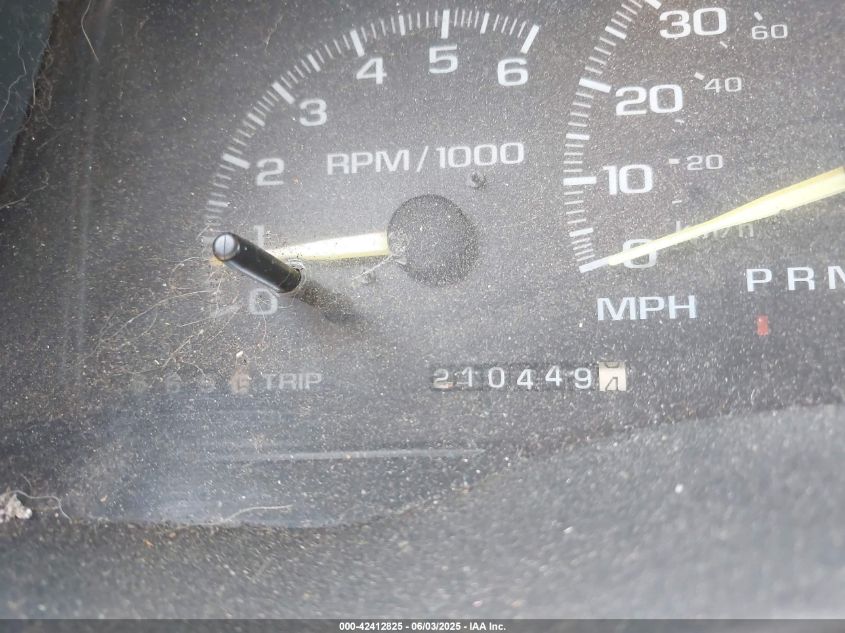 1999 Chevrolet Suburban 1500 VIN: GFNK16RXXJ446801 Lot: 42412825