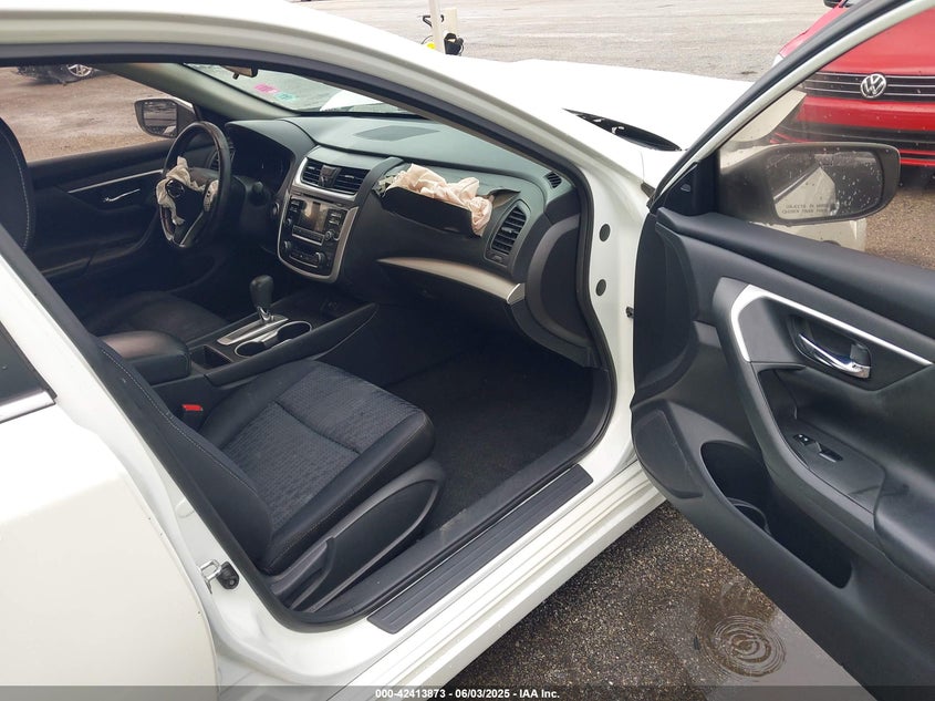 2017 NISSAN ALTIMA VIN: 1N4AL3AP8HC132609
