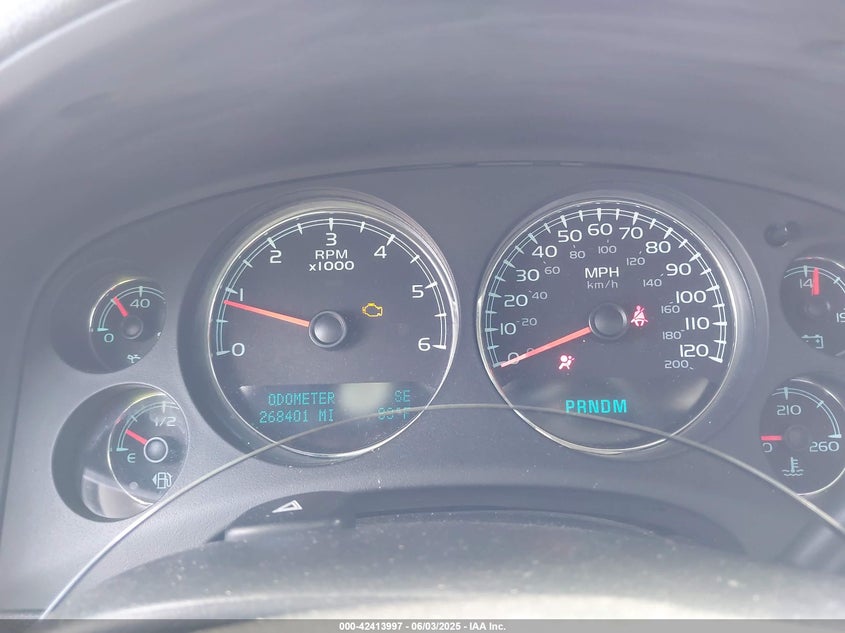 2010 CHEVROLET SUBURBAN 1500 VIN: 1GNUCJE08AR133987