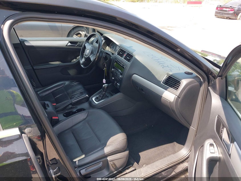 2013 VOLKSWAGEN JETTA VIN: 3VWDP7AJ4DM415061