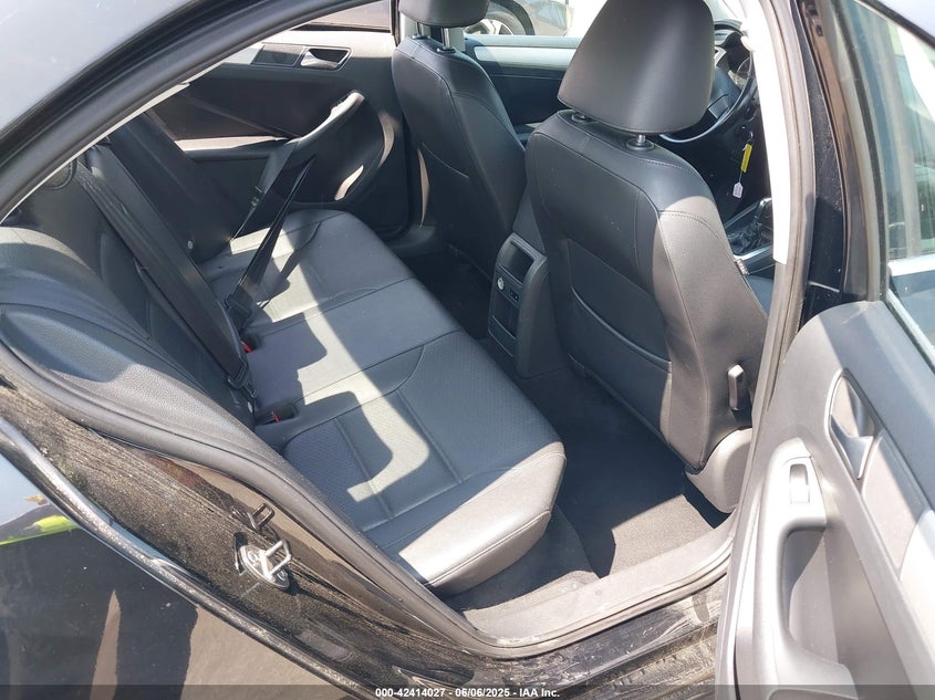 2013 VOLKSWAGEN JETTA VIN: 3VWDP7AJ4DM415061