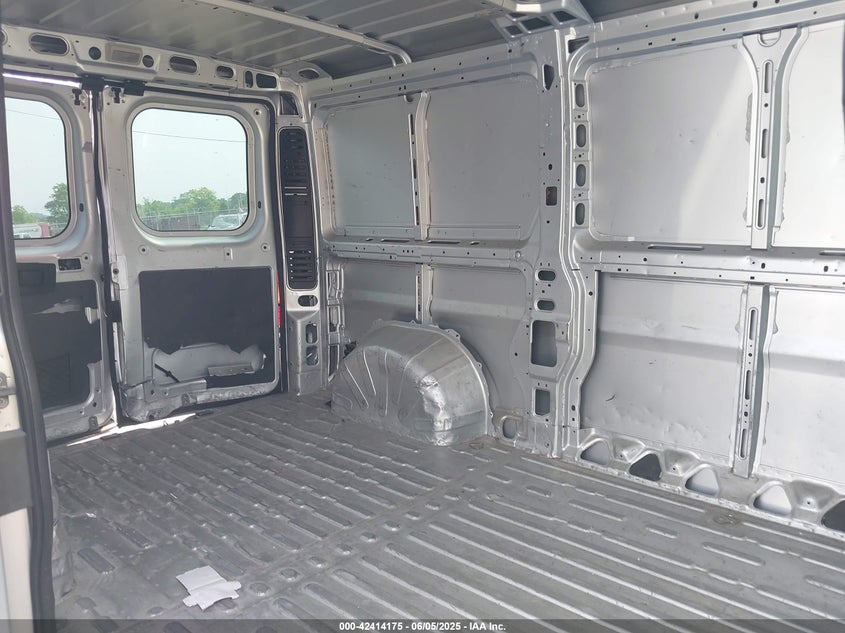 2022 RAM PROMASTER 2500 VIN: 3C6LRVVG3NE110178