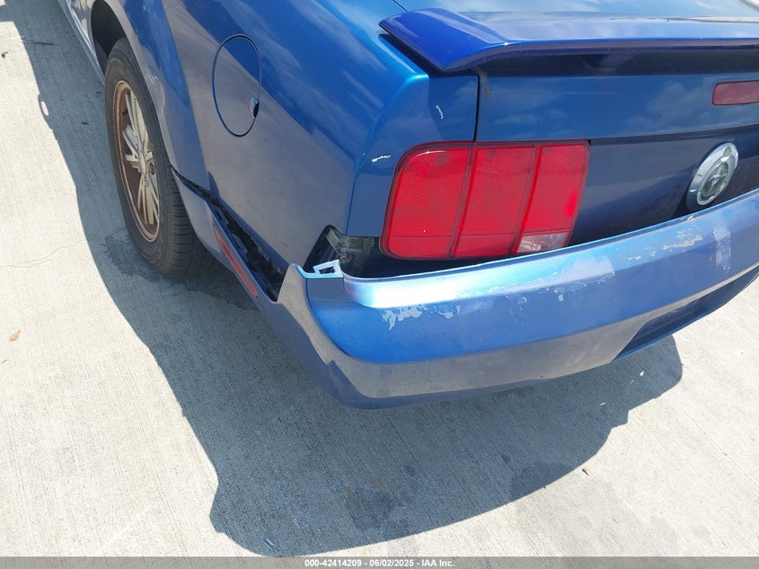 2009 FORD MUSTANG VIN: 1ZVHT80N595126582