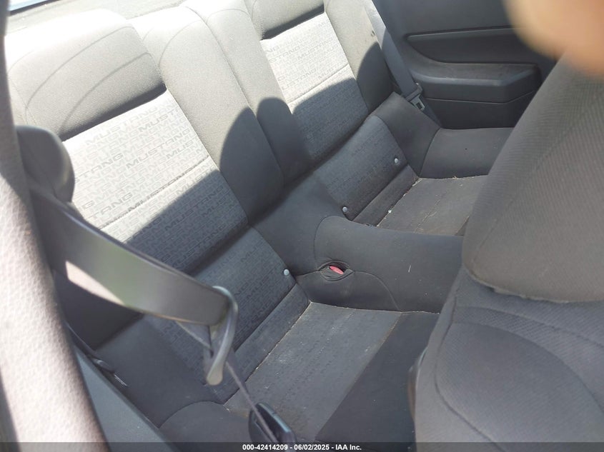 2009 FORD MUSTANG VIN: 1ZVHT80N595126582