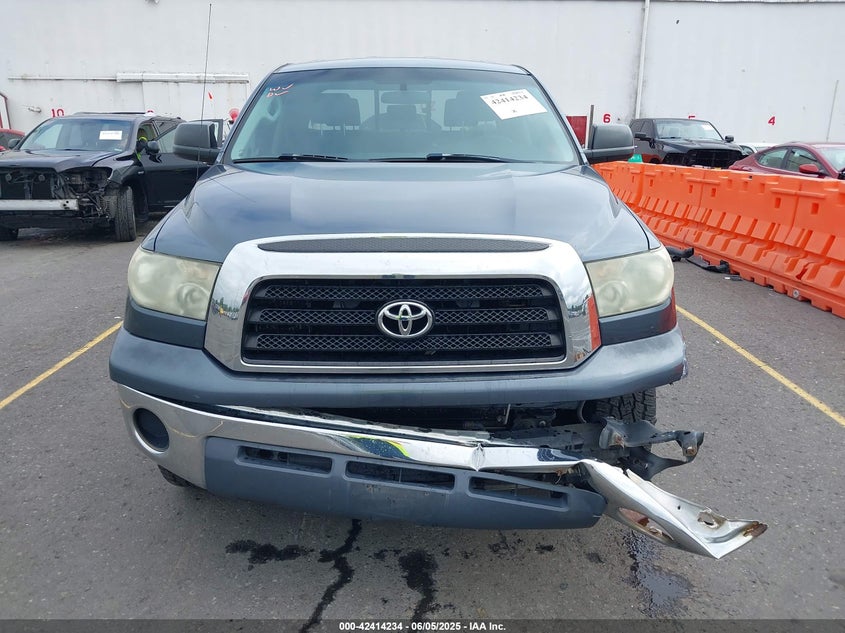2008 Toyota Tundra Base 5.7L V8 VIN: 5TFCV54168X006161 Lot: 42414234