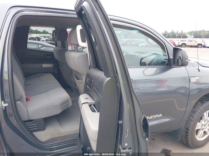 2008 Toyota Tundra Base 5.7L V8 VIN: 5TFCV54168X006161 Lot: 42414234