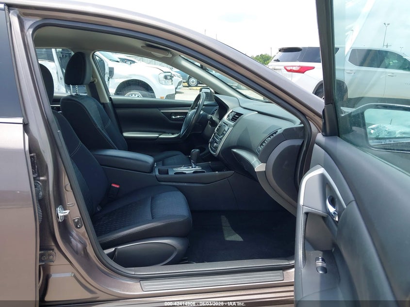 2017 NISSAN ALTIMA VIN: 1N4AL3AP8HC132299