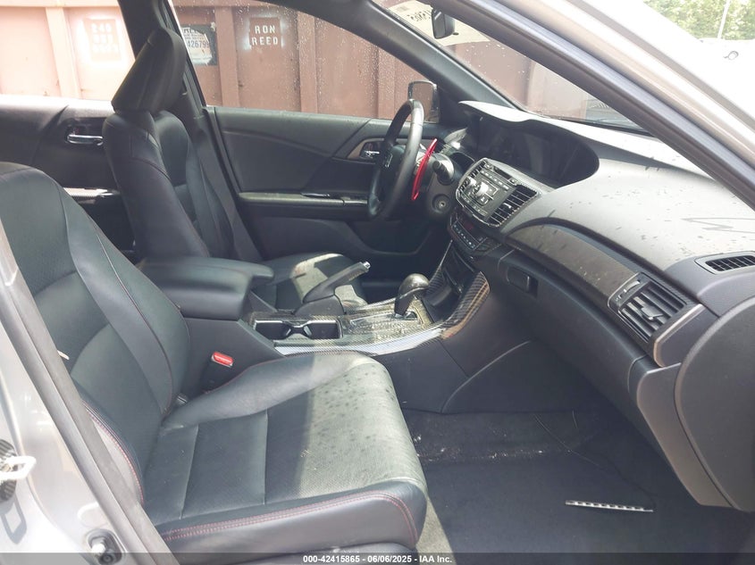 2017 HONDA ACCORD VIN: 1HGCR2F15HA058935