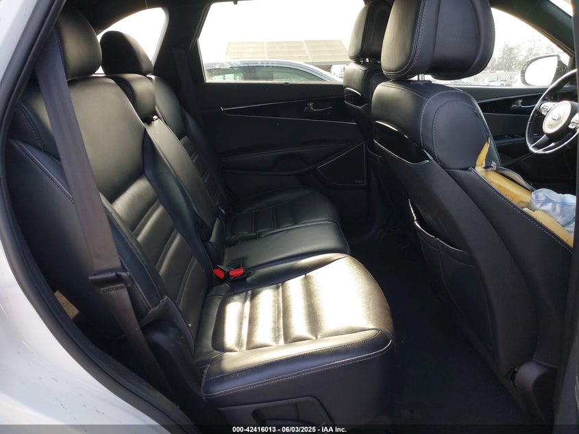 2016 KIA SORENTO VIN: 5XYPK4A11GG113967