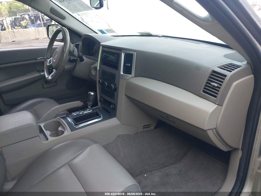 2008 JEEP GRAND CHEROKEE VIN: 1J8GR48K98C136485