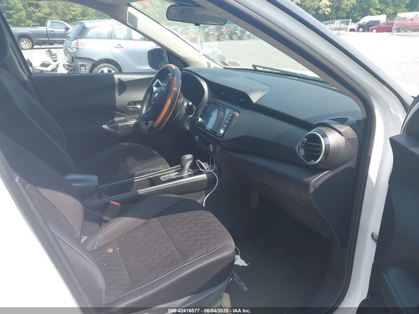 VIN 3N1CP5CV8ML478868 2021 NISSAN KICKS SV XTRONIC CVT