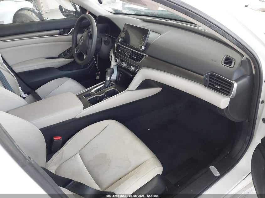 2019 HONDA ACCORD VIN: 1HGCV1F1XKA155027