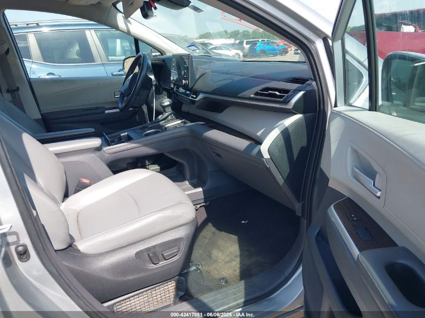 2022 Toyota Sienna - 5TDYRKEC8NS109477