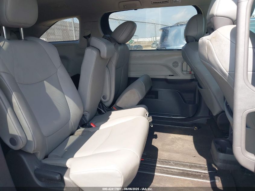 2022 Toyota Sienna - 5TDYRKEC8NS109477