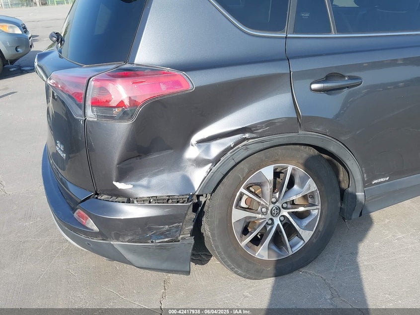 2018 TOYOTA RAV4 HYBRID XLE - JTMRJREV8JD167312