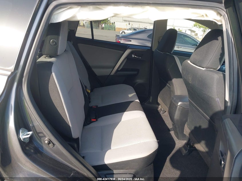 2018 TOYOTA RAV4 HYBRID XLE - JTMRJREV8JD167312