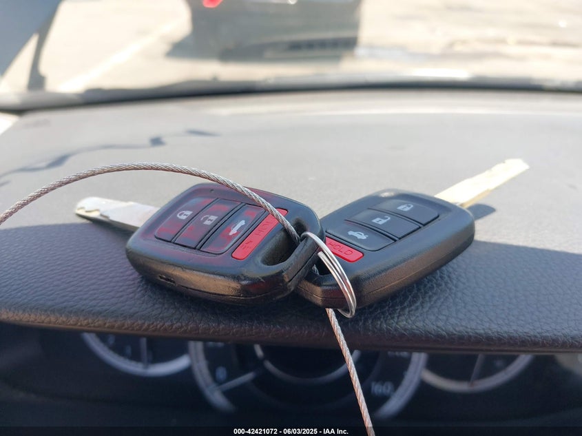 2017 HONDA ACCORD VIN: 1HGCR2F35HA033471
