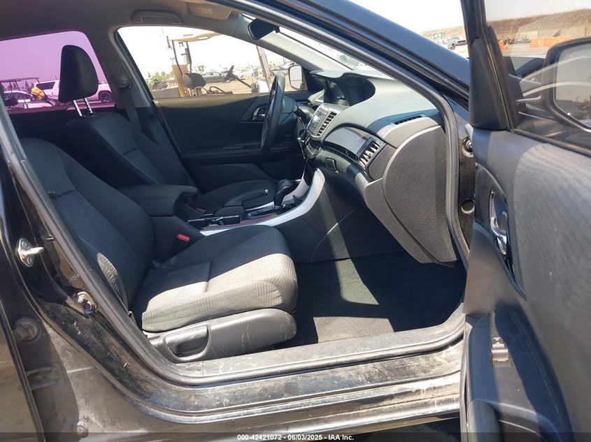 2017 HONDA ACCORD VIN: 1HGCR2F35HA033471