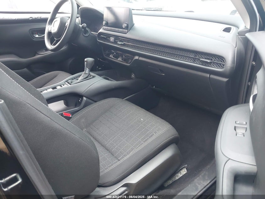 VIN 3CZRZ1H30RM702700 2024 HONDA HR-V 2WD LX