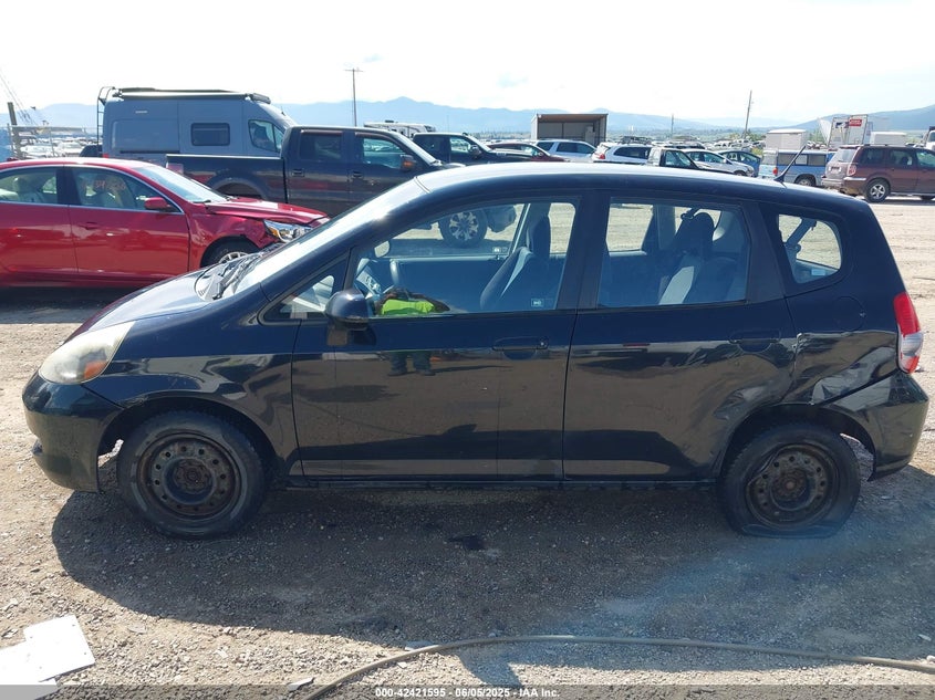 2008 Honda Fit VIN: JHMGD37418S070800 Lot: 42421595