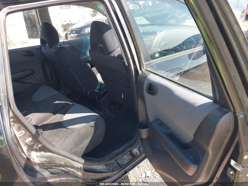 2008 Honda Fit VIN: JHMGD37418S070800 Lot: 42421595