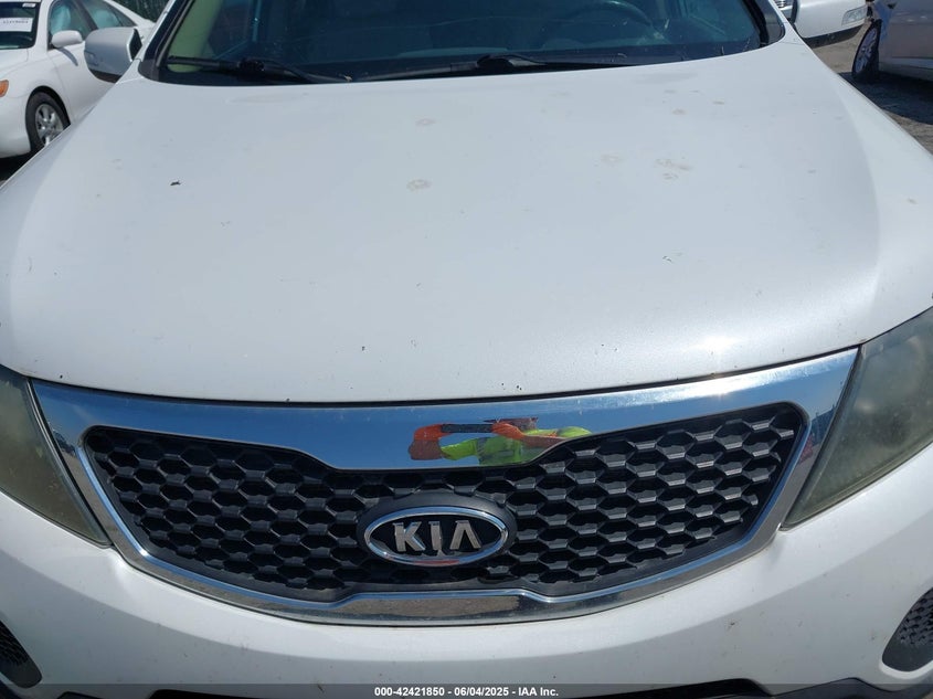 2011 KIA SORENTO VIN: 5XYKT3A1XBG101827