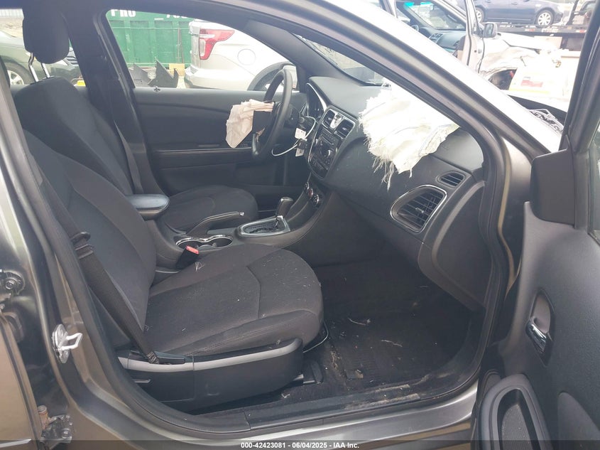 2013 CHRYSLER 200 LX - 1C3CCBAB8DN608510