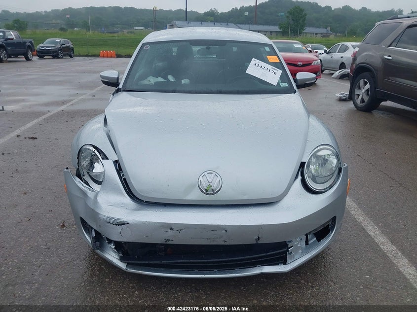 2012 VOLKSWAGEN BEETLE VIN: 3VWJP7AT7CM601230