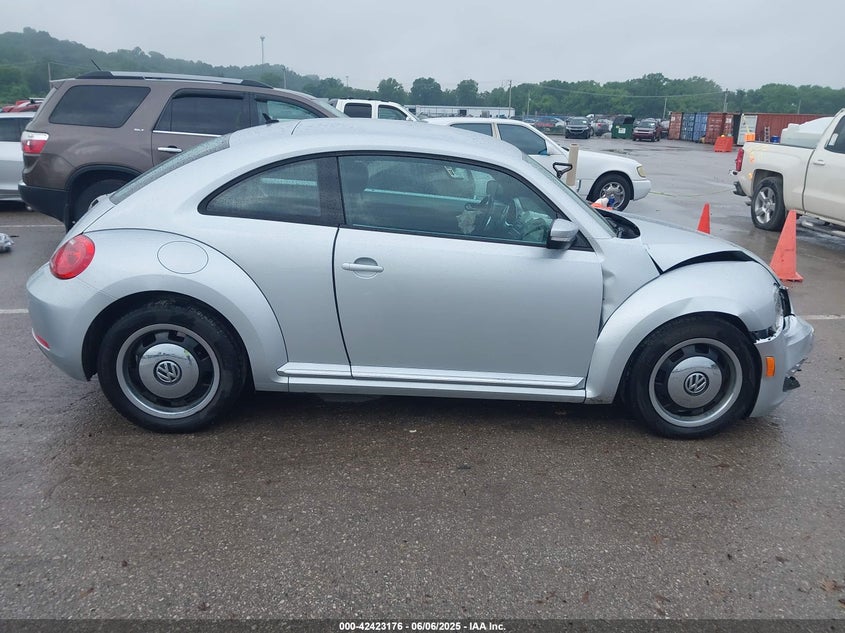 2012 VOLKSWAGEN BEETLE VIN: 3VWJP7AT7CM601230