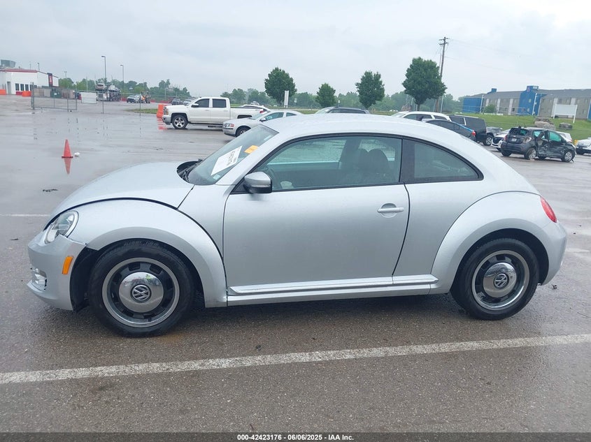 2012 VOLKSWAGEN BEETLE VIN: 3VWJP7AT7CM601230