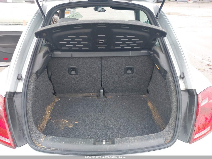 2012 VOLKSWAGEN BEETLE VIN: 3VWJP7AT7CM601230