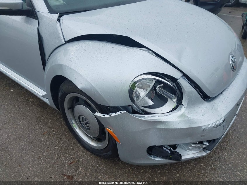 2012 VOLKSWAGEN BEETLE VIN: 3VWJP7AT7CM601230