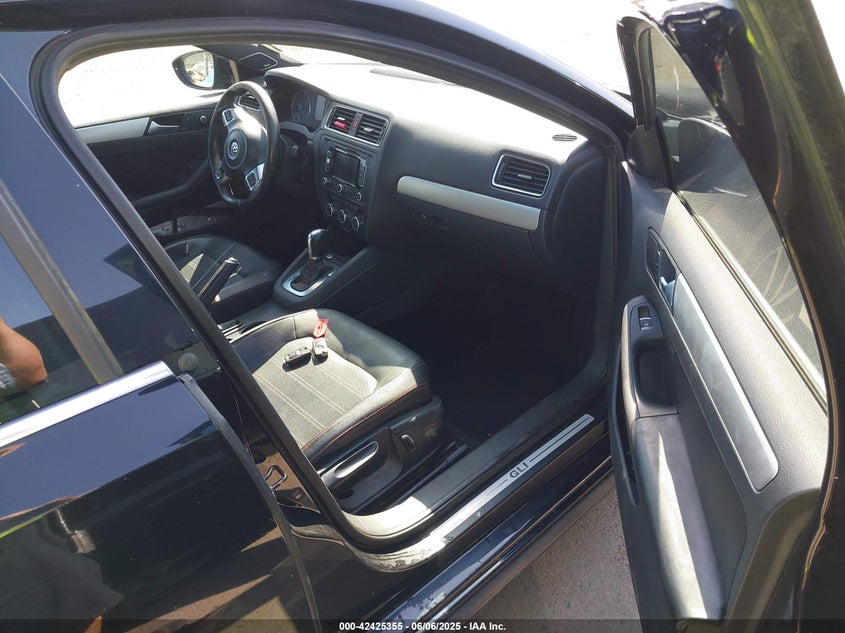 2013 VOLKSWAGEN JETTA VIN: 3VW4A7AJ1DM364460