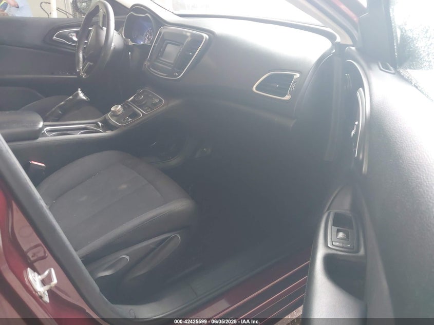 2015 CHRYSLER 200 VIN: 1C3CCCAB7FN595712