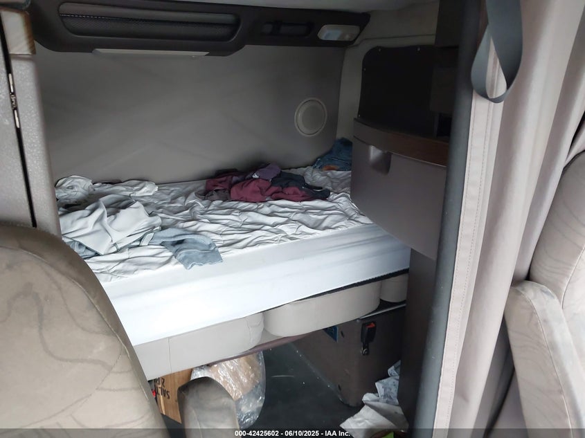 2016 Volvo Vn Vnl VIN: 4V4NC9EH9GN941223 Lot: 42425602