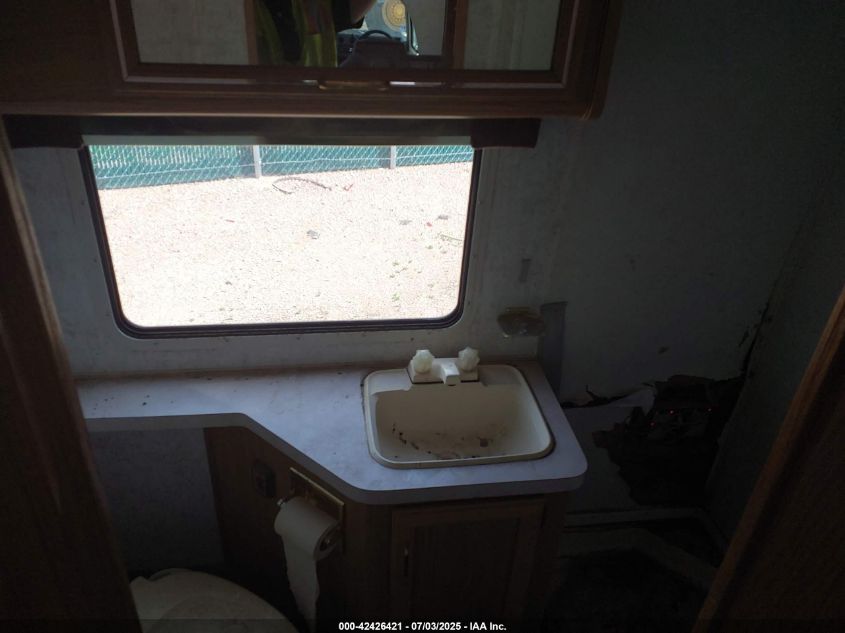 1992 Chevrolet G30 VIN: 2GBJG31N0N4139586 Lot: 42426421