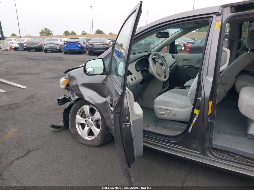 5TDKK3DC7DS321903 2013 TOYOTA SIENNA photo no. 5