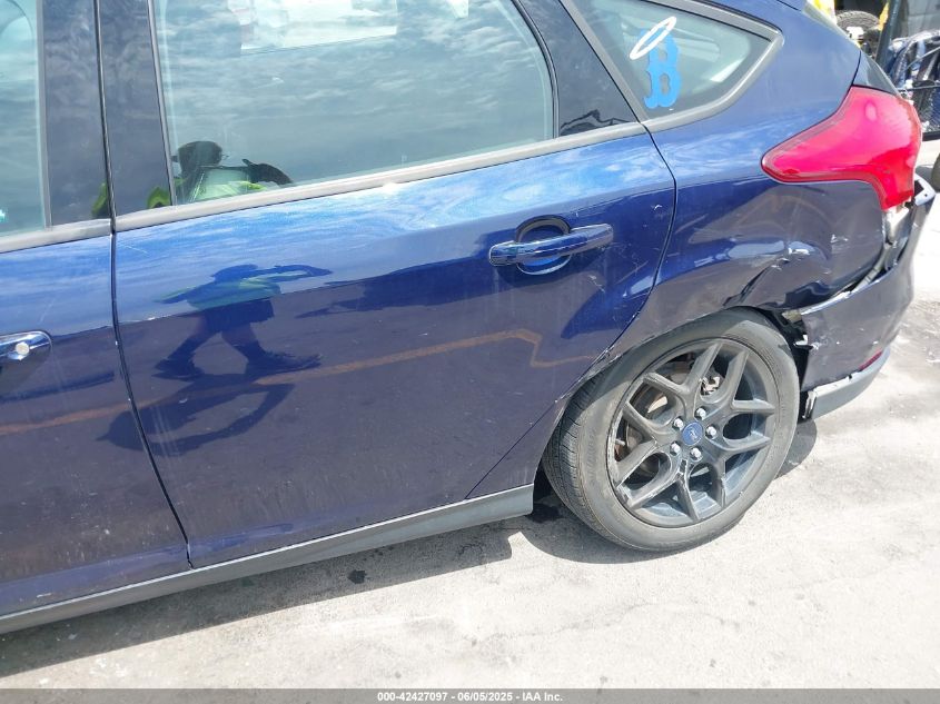 2016 Ford Focus Titanium VIN: 1FADP3N25GL239552 Lot: 42427097