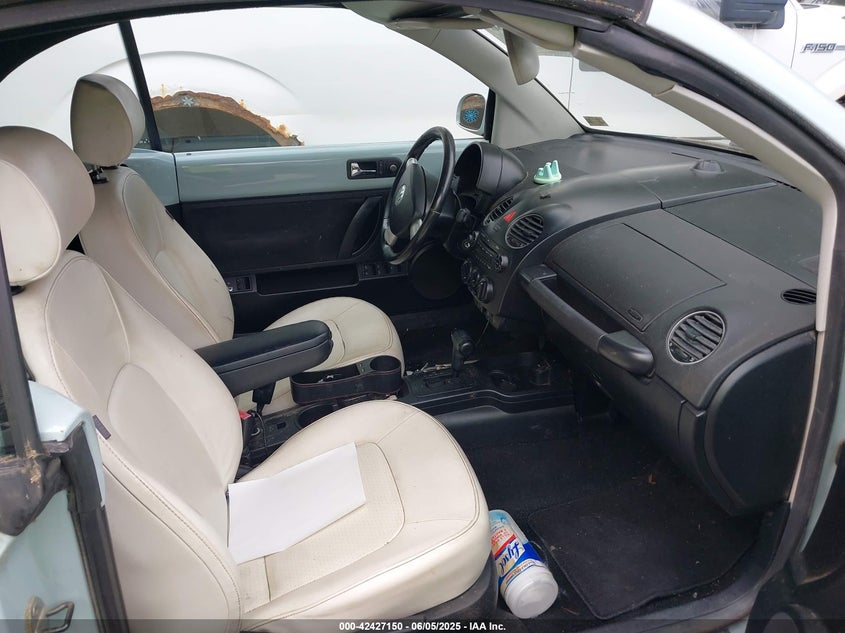 2010 VOLKSWAGEN NEW BEETLE VIN: 3VWRG3AL7AM010307